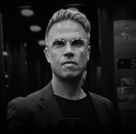 cristiano Sobre nós